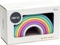 Verpakking van dëna speelgoed met een pastelkleurige regenboog, met 'My first rainbow!' op de voorkant.