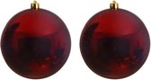 2x Grote donkerrode kunststof kerstballen van 14 cm - glans - donker rode kerstboom versiering