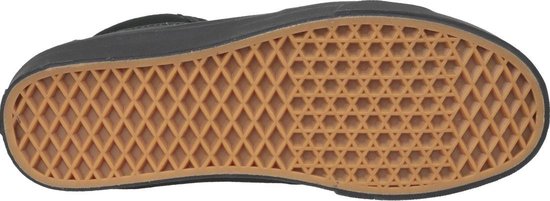 Onderaanzicht van een zwarte Vans SK8-Hi sneaker met een kenmerkende bruine rubberen wafelzool.