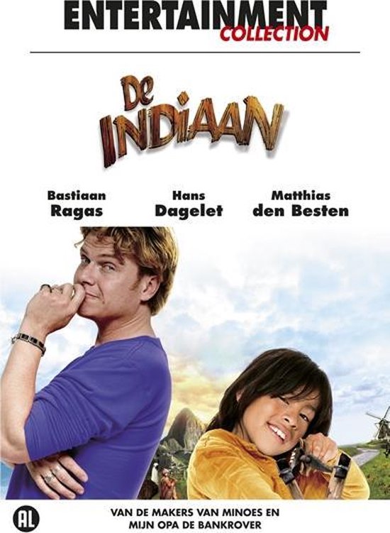 Twee jongens, Bastiaan Ragas en Matthias den Besten, kijken naar de camera. Op de achtergrond: Entertainment Collectie - De Indiaan.