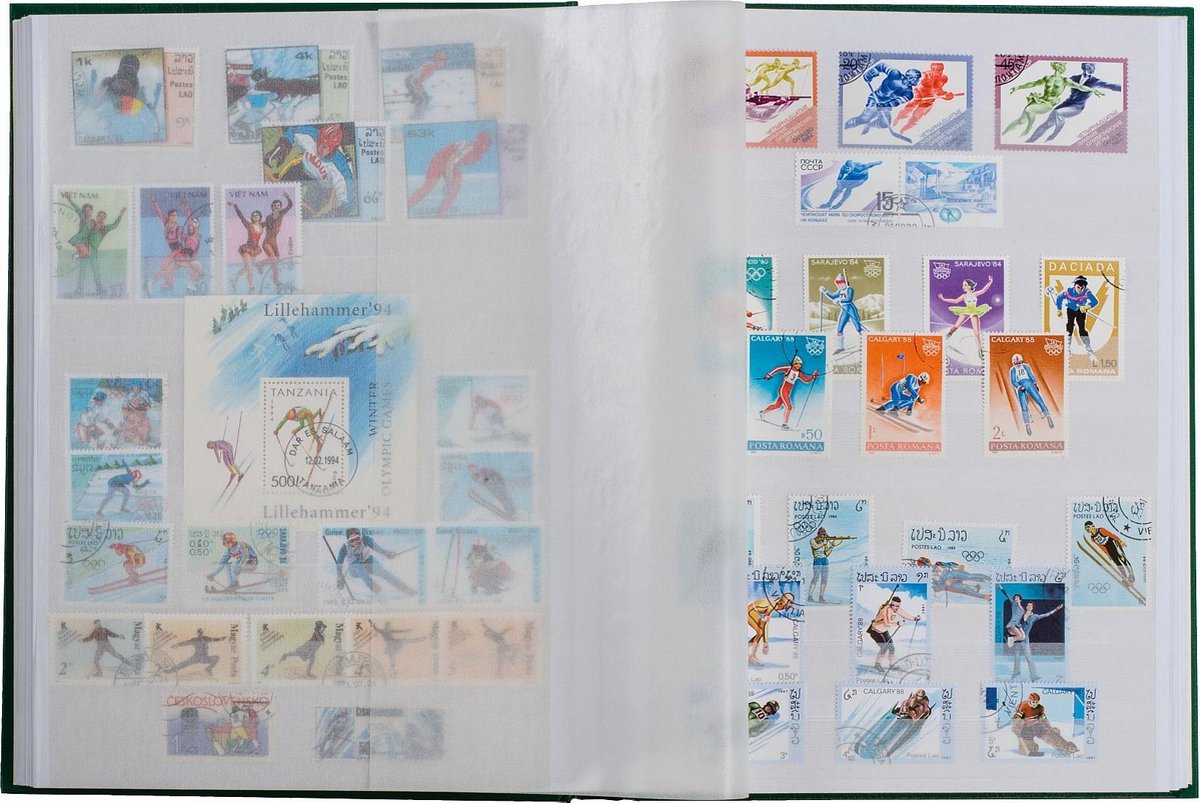 Postzegelinsteekalbum met 64 witte bladzijden - Basic W 64 zwart - Leuchtturm