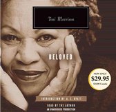 Boekomslag van Toni Morrison's 'Beloved'. Een portret van de auteur met de titel en prijs.