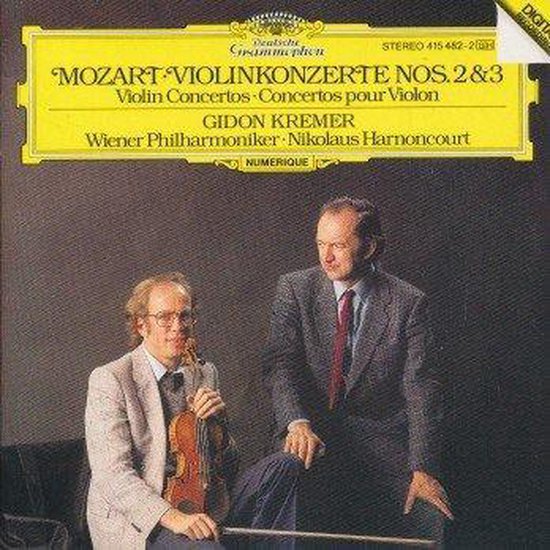 Albumhoes met twee mannen, Gidon Kremer met viool. "Mozart: Violinkonzerte Nos. 2 & 3", Deutsche Grammophon.