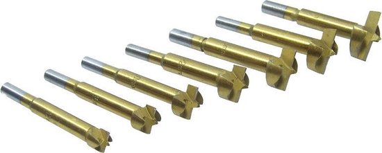 Set van 7 titanium gecoate forstnerboren in verschillende maten, met scherpe snijranden.
