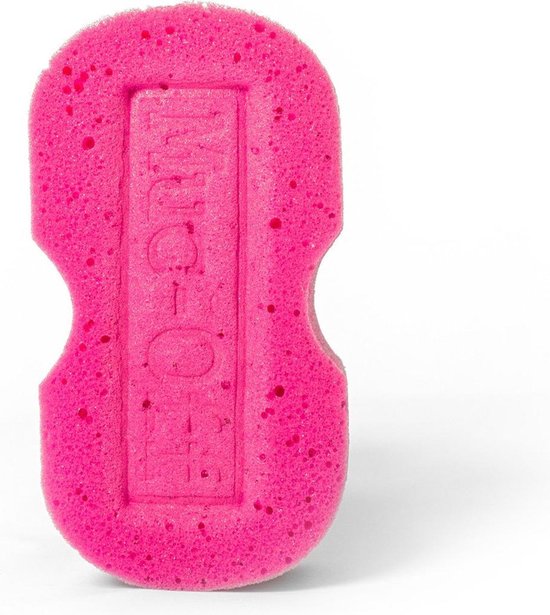 Roze spons met de tekst 'Muc-Off' in reliëf.