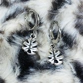 Oorbellen Leaf zilver