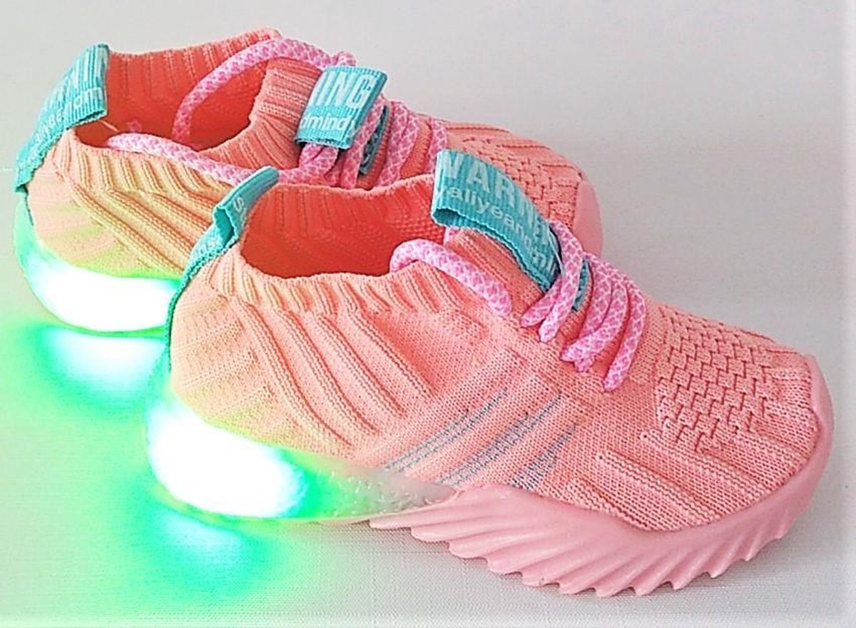 Absoluut Oorlogsschip Zonnig LED lichtgevende schoenen of sneakers voor kinderen, LED schoen voor  baby's,... | bol.com