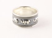 Brede zilveren ring met olifanten - maat 19.5