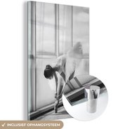 Glasschilderij vrouw - Foto op glas - Ballet - Ballerina - Spitzen - Zwart wit - Wanddecoratie - 40x60 cm - Glasschilderij zwart wit - Acrylglas