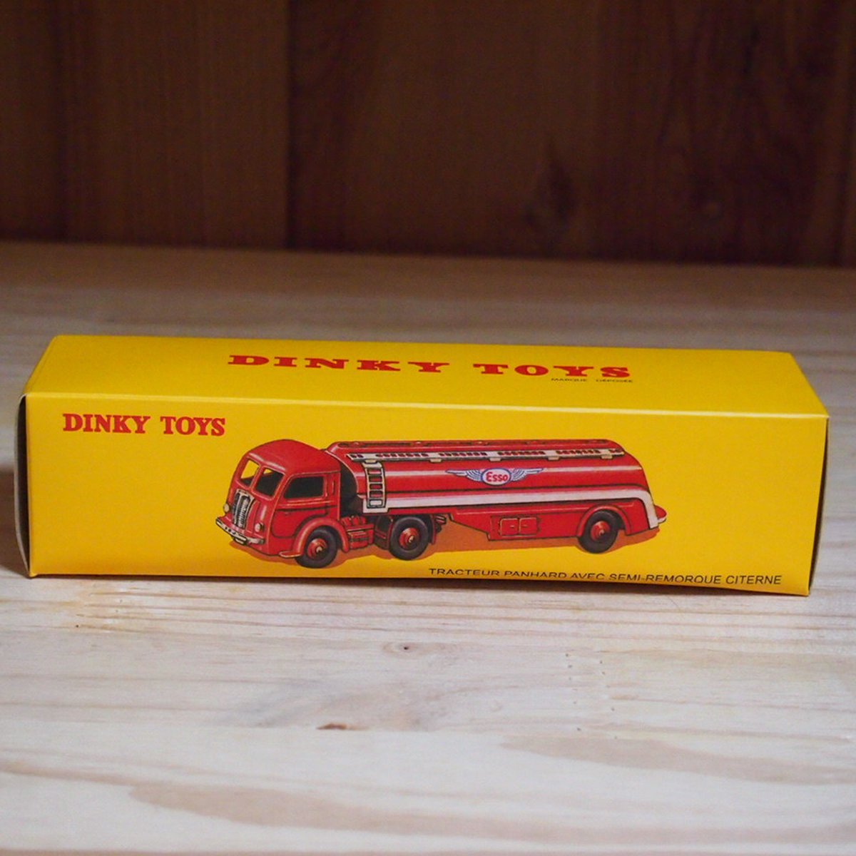 French Dinky Tracteur Panhard Avec Semi-Remorque Citerne (32C