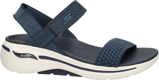 GUESS women's BintaiSandal, Medium Blue Denim Logo 420, 38 EU