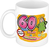 Bellatio Decorations cadeau mok 60 jaar - daar gaan je wilde haren - keramiek - 300 ml