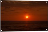 Tuinposter – Roodkleurige Zonsondergang aan de Horizon bij de Oceaan - 90x60 cm Foto op Tuinposter (wanddecoratie voor buiten en binnen)