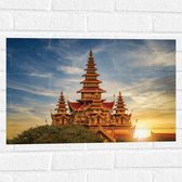 Muursticker - Rood met Gouden Paleis in Bagan, Myanmar - 60x40 cm Foto op Muursticker