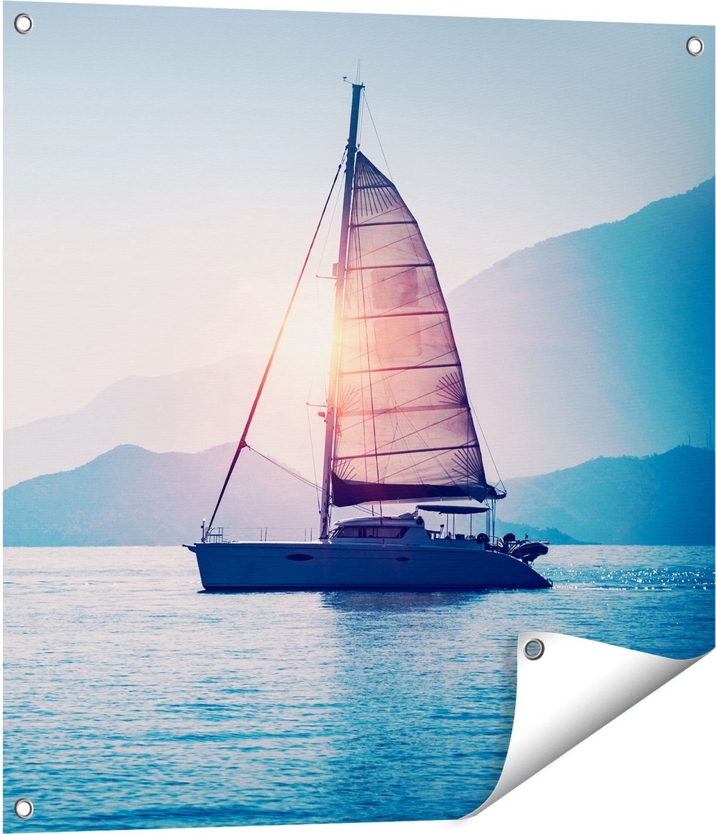 Gards Tuinposter Zeilboot bij Zonsondergang - 70x70 cm - Tuindoek - Tuindecoratie - Wanddecoratie buiten - Tuinschilderij Multikleur
