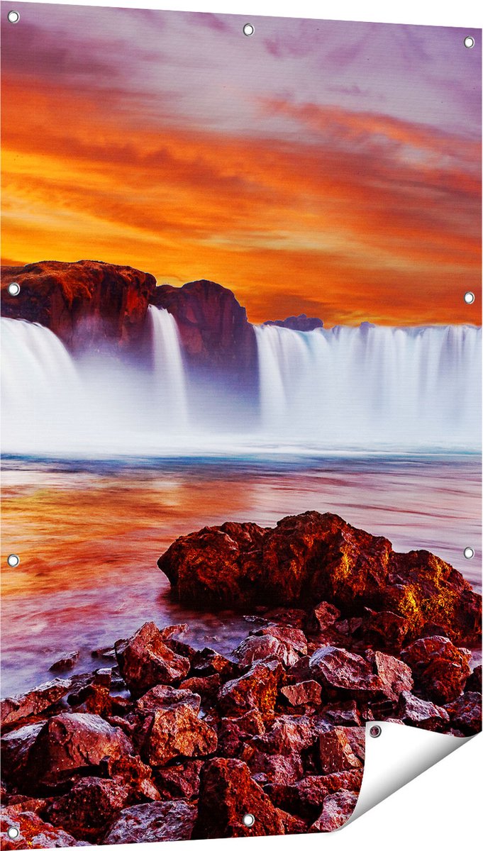 Gards Tuinposter Waterval bij een Oranje Hemel - 80x120 cm - Tuindoek - Tuindecoratie - Wanddecoratie buiten - Tuinschilderij Multikleur