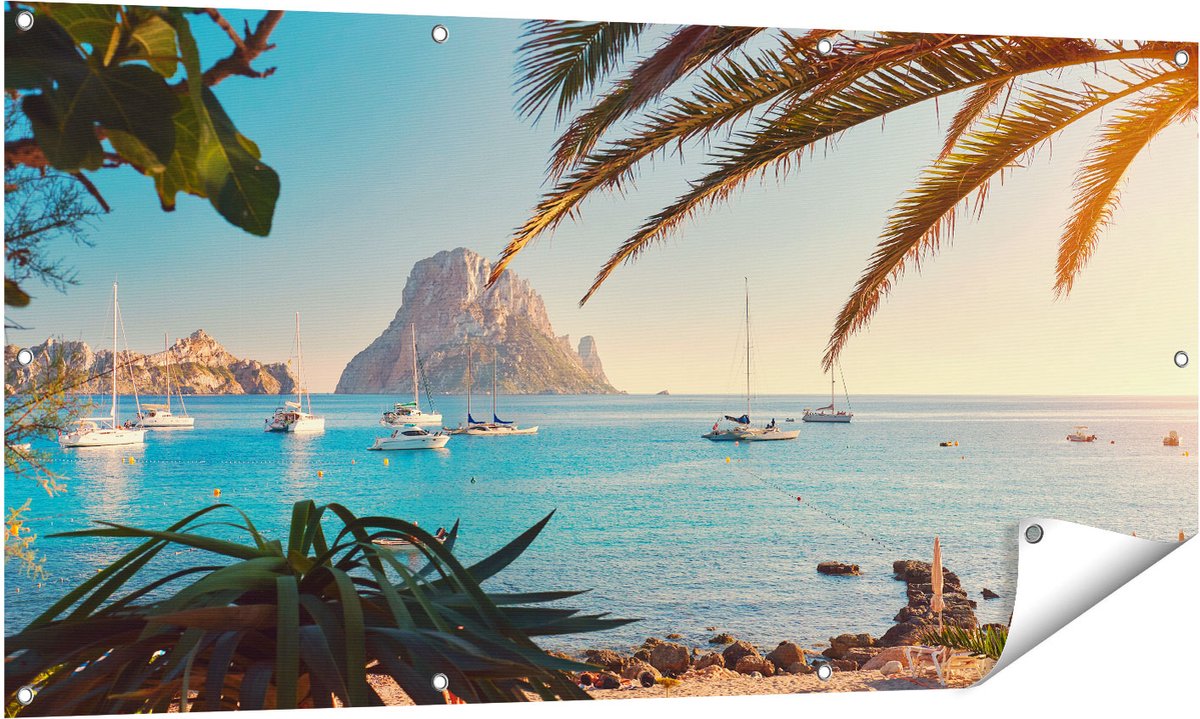 Gards Tuinposter Ibiza Cala d'Hort Strand - 140x70 cm - Tuindoek - Tuindecoratie - Wanddecoratie buiten - Tuinschilderij Multikleur