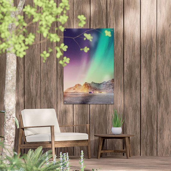 Gards Tuinposter Noorderlicht in de Bergen met Sneeuw - 60x90 cm - Tuindoek - Tuindecoratie - Wanddecoratie buiten - Tuinschilderij