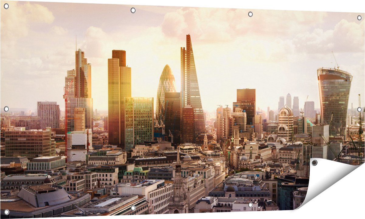 Gards Tuinposter Londen bij Zonsondergang in een Moderne Wijk - 140x70 cm - Tuindoek - Tuindecoratie - Wanddecoratie buiten - Tuinschilderij Multikleur