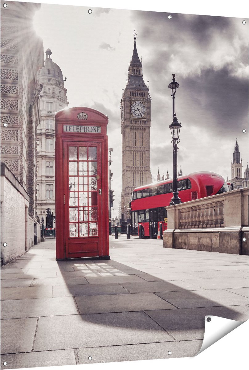 Gards Tuinposter Rode Telefooncel in Londen bij de Big Ben - 120x150 cm - Tuindoek - Tuindecoratie - Wanddecoratie buiten - Tuinschilderij Multikleur