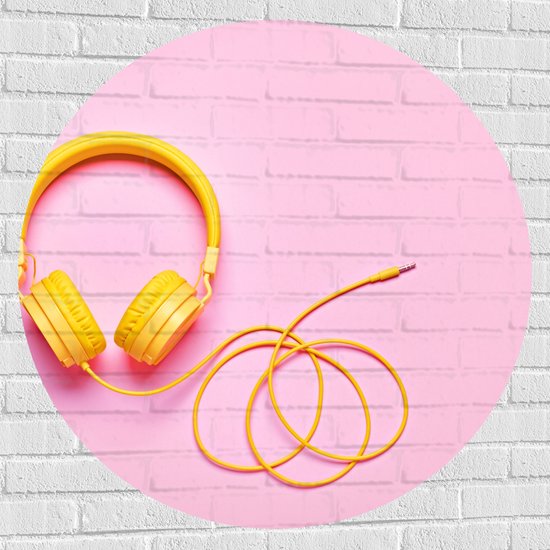 Muursticker Cirkel - Gele Headset tegen Roze Achtergrond - 100x100 cm Foto op Muursticker