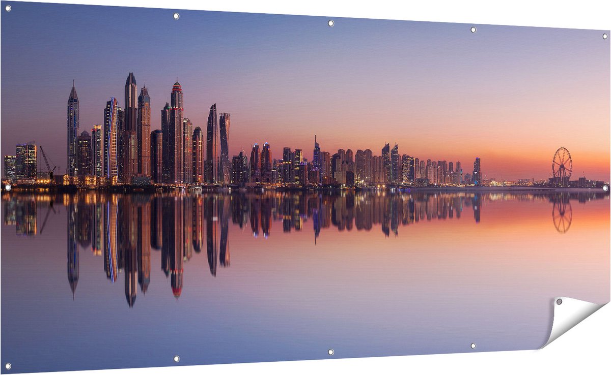 Gards Tuinposter Skyline Dubai Stad bij Zonsondergang - 200x100 cm - Tuindoek - Tuindecoratie - Wanddecoratie buiten - Tuinschilderij Multikleur