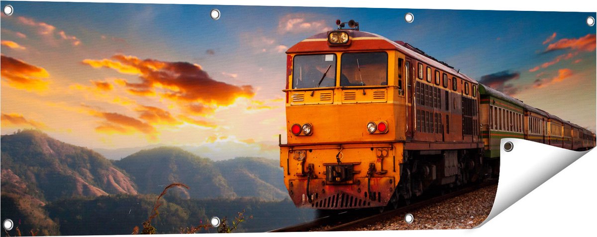 Gards Tuinposter Trein tussen de Bergen in Thailand - 120x40 cm - Tuindoek - Tuindecoratie - Wanddecoratie buiten - Tuinschilderij Multikleur