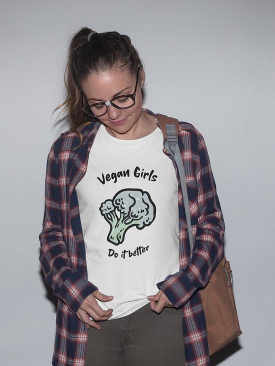Chemise - Vegan girls do it better - Wurban Wear | Chemise drôle | Végétalien | T-shirt unisexe | Animaux | Ami des aniamux | Livre de cuisine végétalien | Blanc