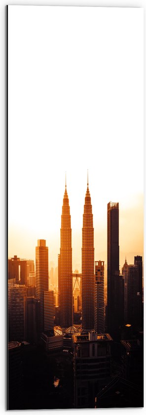 Dibond - Twin Tower met Zonsondergang - Maleisië - 30x90 cm Foto op Aluminium (Wanddecoratie van metaal)