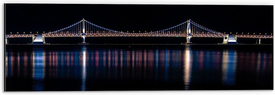 Dibond - Gwanganbrug in de Nacht met lichtjes - 60x20 cm Foto op Aluminium (Wanddecoratie van metaal)