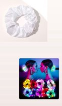 Akyol - witte scrunchie - lichtgevende scrunchies - festival - tomorrowland - festival haarband scrunchie met led lichtjes - bohemian festival - bohemian - lichtgevende haar elastiek- Wit haar elastiek-Haaraccessoires - Wit accessoire