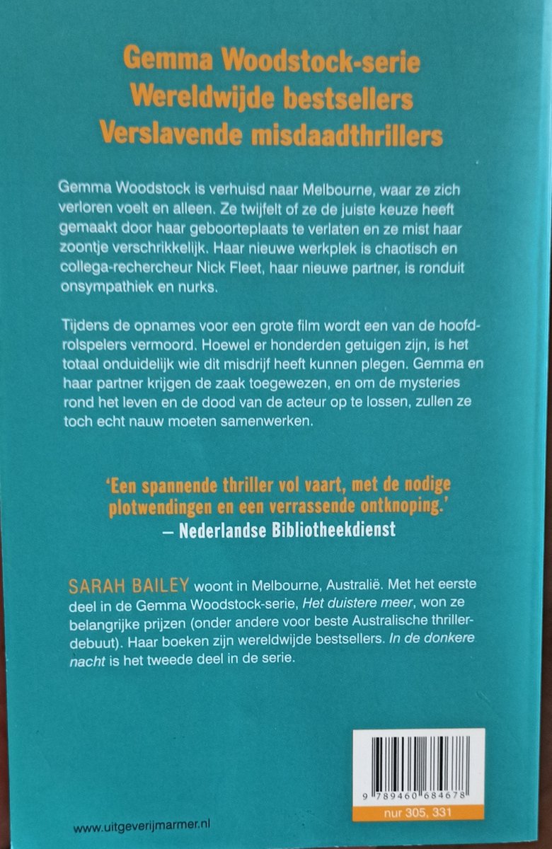 Achterkant boek met tekst over de Gemma Woodstock-serie en Sarah Bailey, inclusief een quote en ISBN.