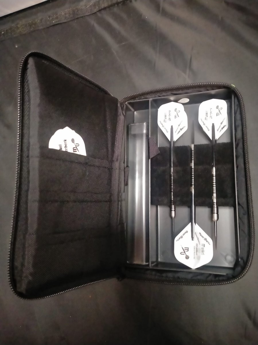 Masterdarts - Pack Rood - opbergbox - darts - inclusief set pijlen