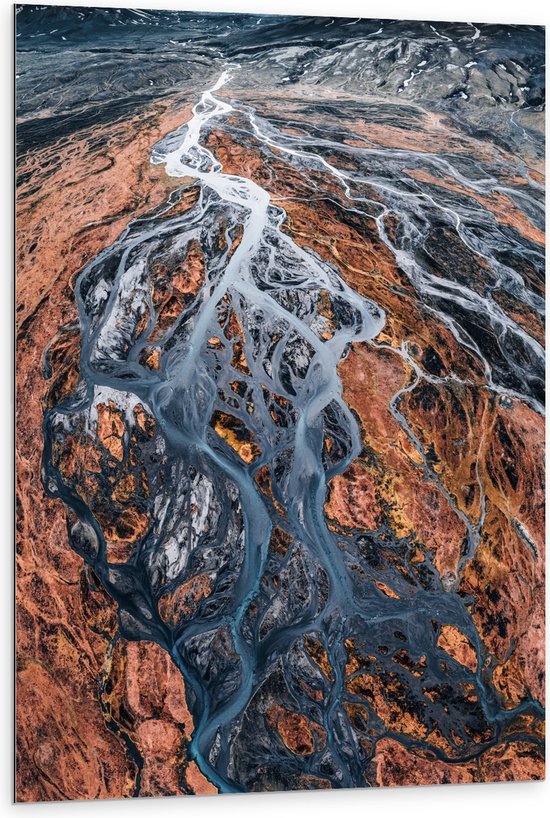 Dibond - Patroon van Rivieren Stromend door Vulkaangebied - 80x120 cm Foto op Aluminium (Wanddecoratie van metaal)
