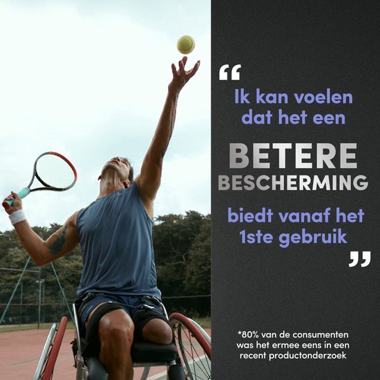 Rolstoeltennisser serveert, met de tekst "Ik kan voelen dat het een betere bescherming biedt"