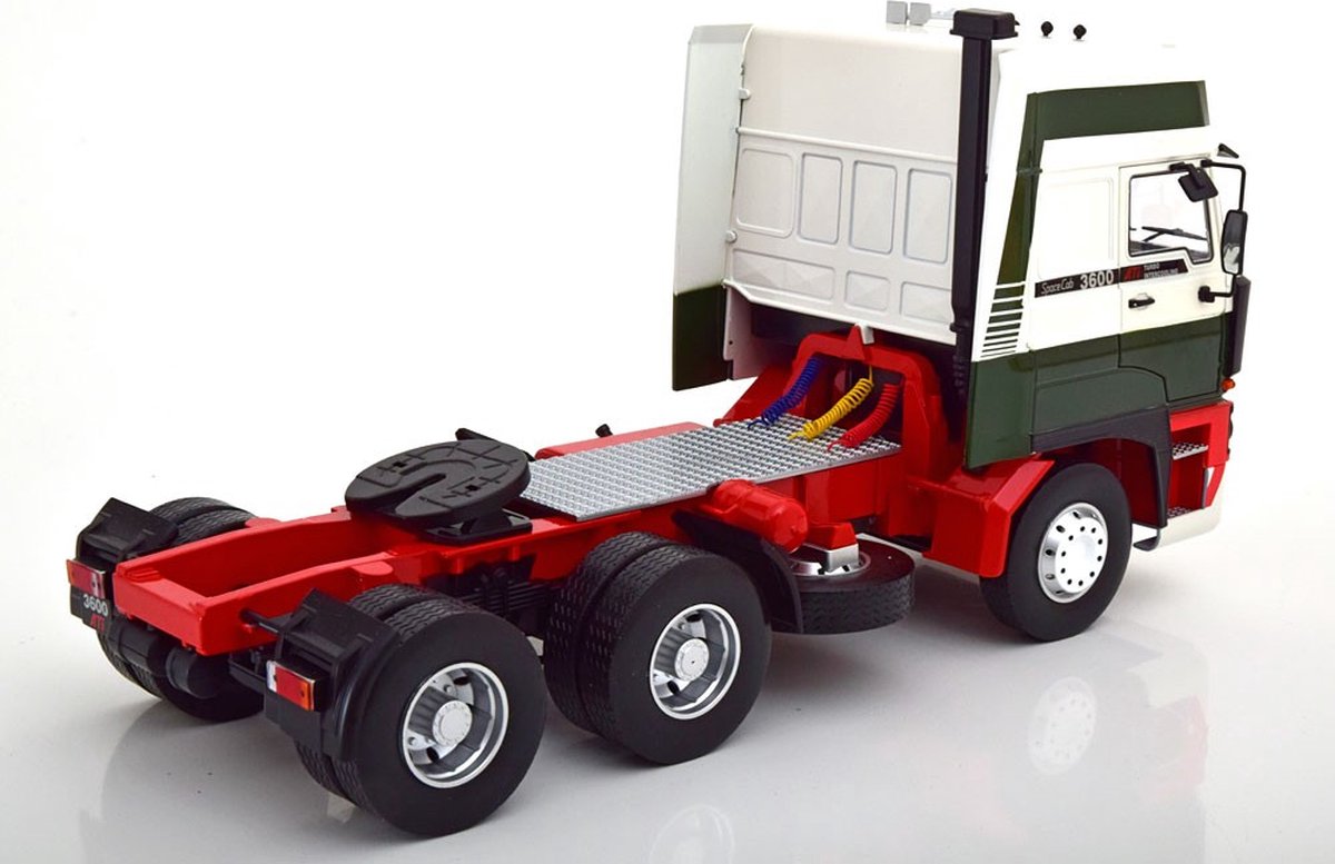 DAF 3600 Space Cab 1986 1/18 ROAD KINGS RK180093