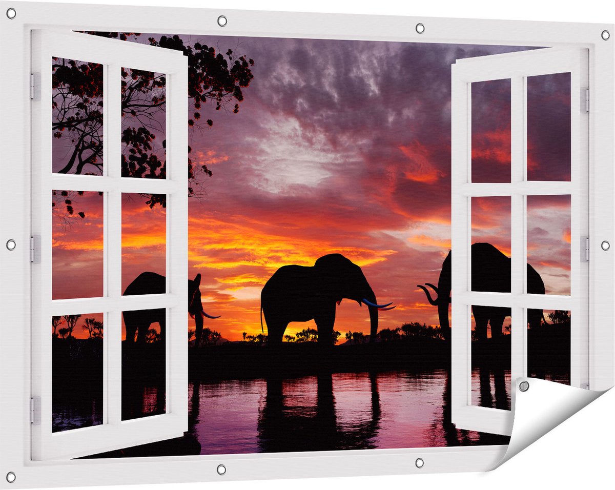 Gards Tuinposter Doorkijk Olifanten tijdens Zonsondergang - Silhouet - 120x80 cm - Tuindoek - Tuindecoratie - Wanddecoratie buiten - Tuinschilderij wit