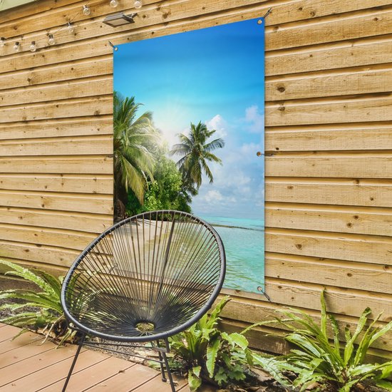 Tuinposter 80x120 cm - Tuindecoratie Zee - Palmboom - Strand - Tropisch - Blauw - Groen - Poster voor in de tuin - Buiten decoratie - Schutting tuinschilderij - Tuindoek muurdecoratie - Wanddecoratie balkondoek