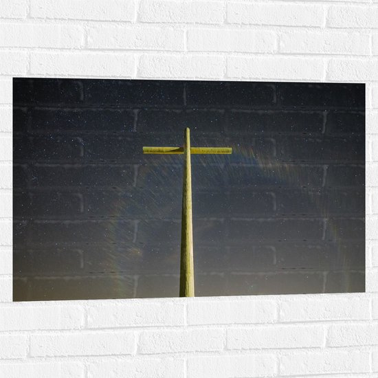 Muursticker - Geel Kruis onder Sterrenhemel - 90x60 cm Foto op Muursticker