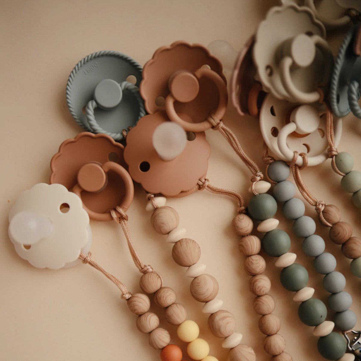 Mushie - Siliconen Speenkoord Luna - Speenkoorden - Dried Thyme