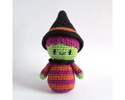 Haakpakket Hoooked Amigurumi - Wicked Witch - complete set met haaknaald en nederlandse gebruiksaanwijzing.