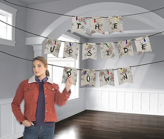 Guirlande de choses étranges