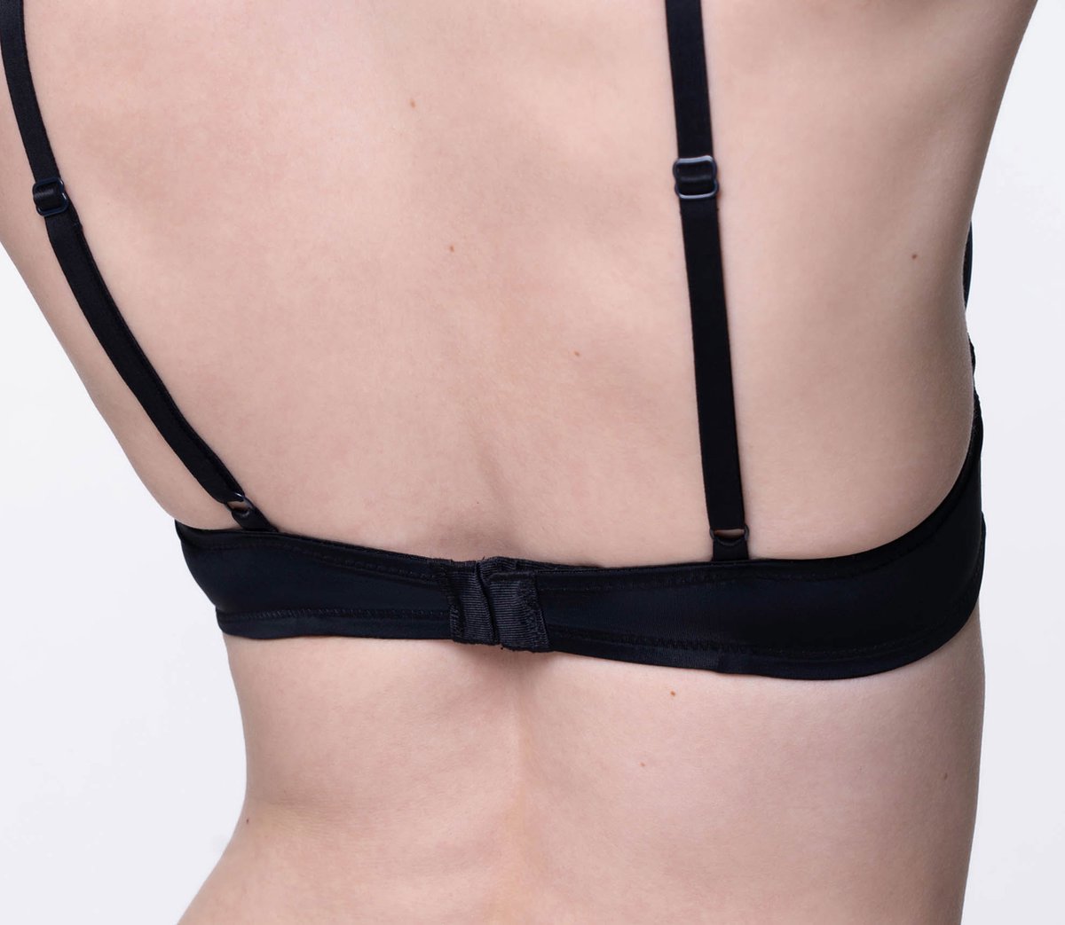 Dorina Push up / Plunge BH met beugel - Rosa - Kanten bh band - 3/4 cup - Decollete Bh - 70B - Zwart