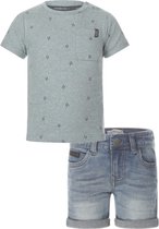 Koko Noko - Kledingset - Jongens - Short Blue Jeans - Shirt Dusty Blue met figuurtjes en zakje - Maat 116