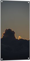 Tuinposter – Zon achter Donkere Wolk in de Lucht - 50x100 cm Foto op Tuinposter (wanddecoratie voor buiten en binnen)