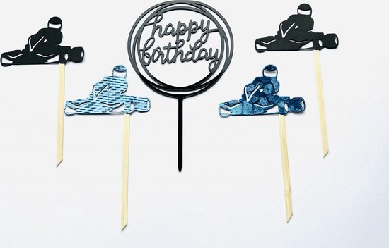 Zwarte taarttopper 'Happy Birthday' met vier karting taartprikkers in zwart en blauw.