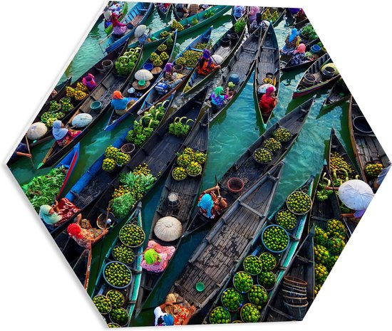 PVC Schuimplaat Hexagon - Drijvende markt op Boten in Vietnam - 50x43.5 cm Foto op Hexagon (Met Ophangsysteem)