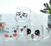 Glazen met Schattig Anime Emoticon Gezichtjes - Set van 4 Cartoon Glazen - 100-200 ml - Makkelijk op te Stapelen - Bestend tegen 200 Graden Celsius - Mokken bij Ontbijt Lunch Eten - Thee Water Melk Koffie Koppen - Glas Mok Cup