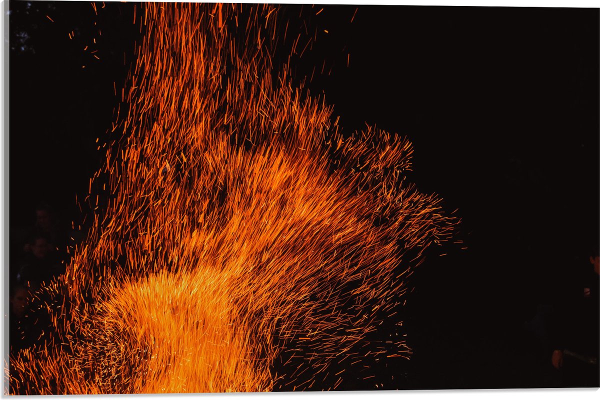 Acrylglas - Oranje Spetters van Vuurkorf - 60x40 cm Foto op Acrylglas (Wanddecoratie op Ac