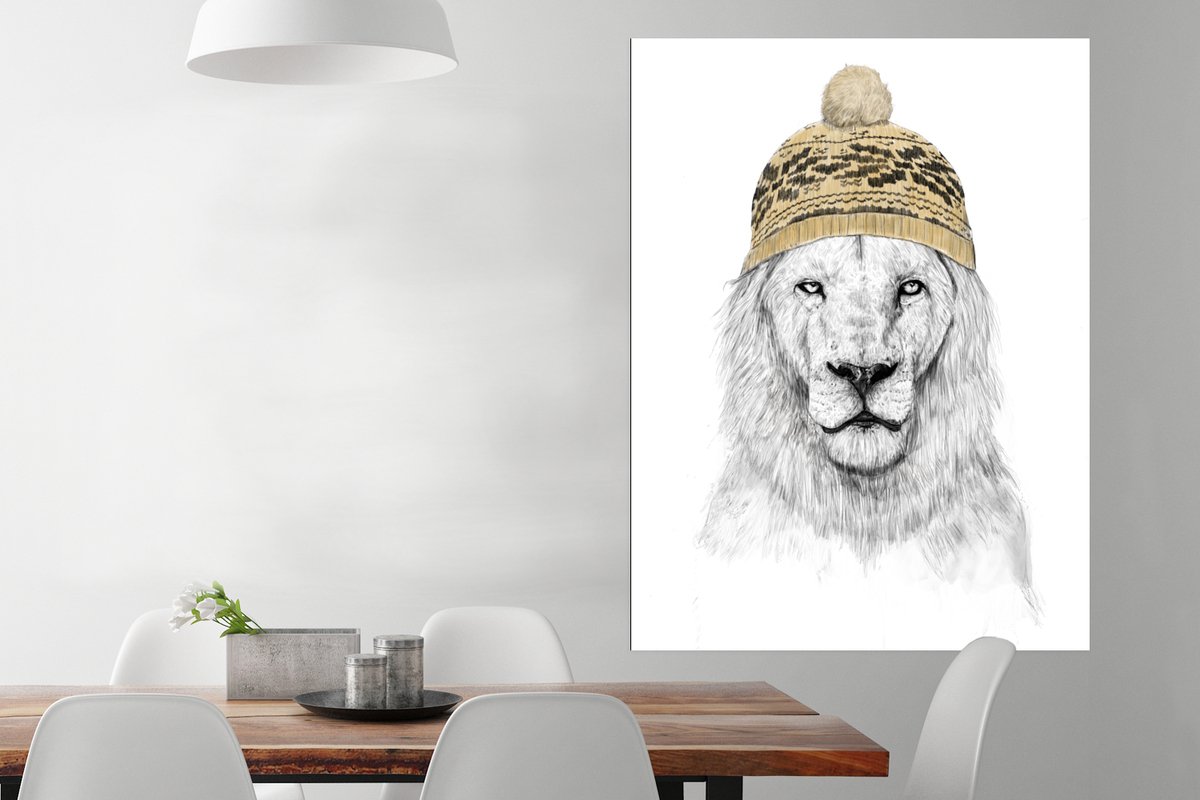 Poster Leeuw - Muts - Winter - Wit - 90x120 cm